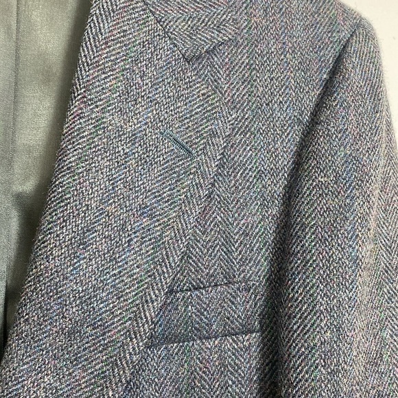 VTG Wool Herringbone Tweed Blazer in Gray 2 button style - Picture 3 of 9
